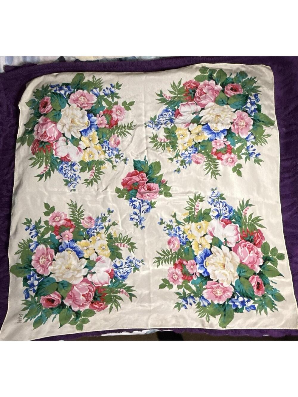 Club 7 Echo Silk Floral Scarf Beige Pink Green Blue Vintage Grannycore